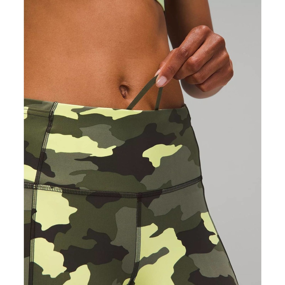 Lululemon Women's Fast Free High Rise Cropped 25" Tight Legging Pants in Camo - Picture 4 of 5